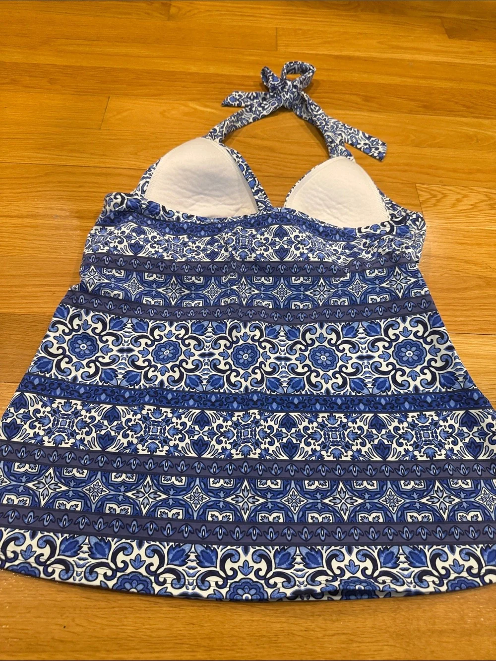Lands’End 2 piece tankini top and bottoms size 12.